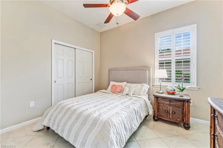 Guest bedroom.