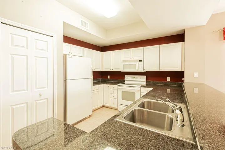 10710 Ravenna Way 201, Fort Myers, Florida 33913