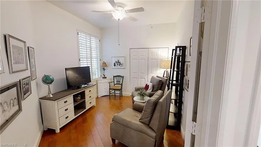 Bedroom/Den
