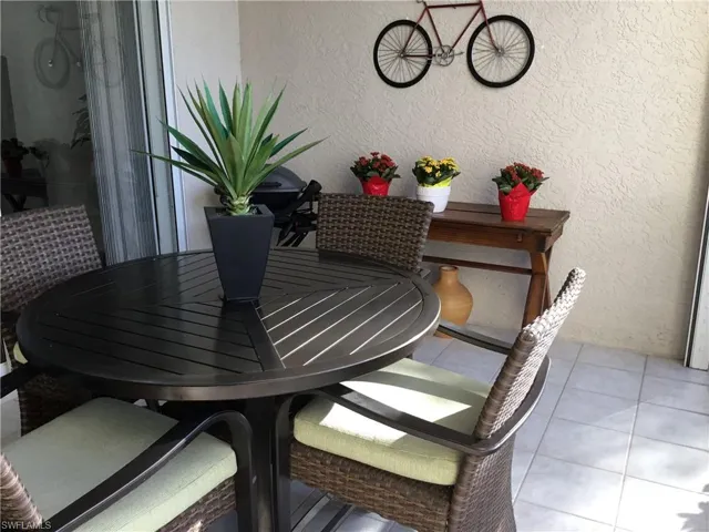 1530  Clermont  DR, Naples, FL 34109