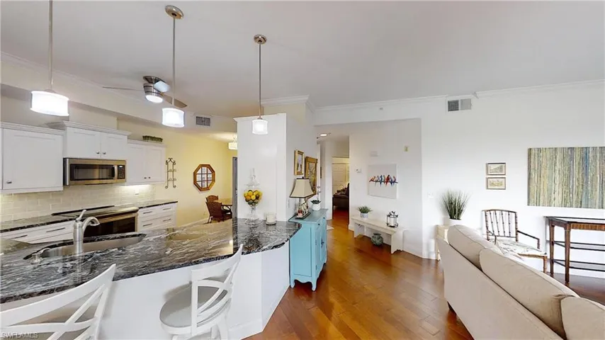 1530  Clermont  DR, Naples, FL 34109