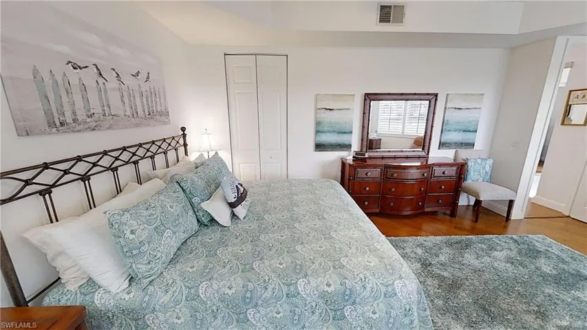 1530  Clermont  DR, Naples, FL 34109