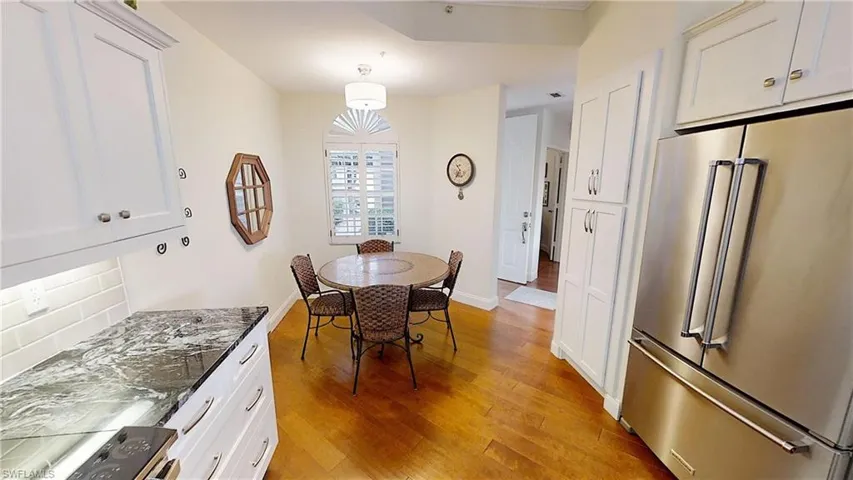 Dine in Kitchen
