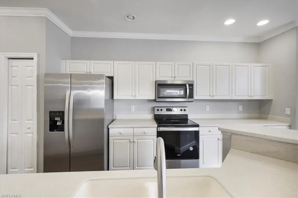 20012 Lake Vista CIR, Lehigh Acres, FL 33936,225043965
