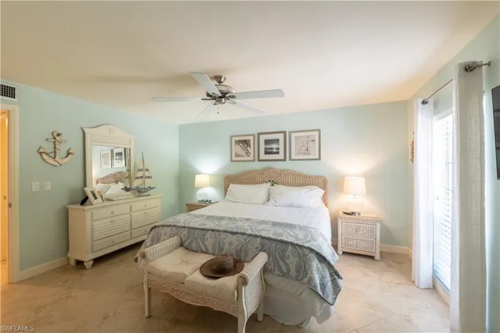 3810  Estero Bay  LN, Naples, FL 34112