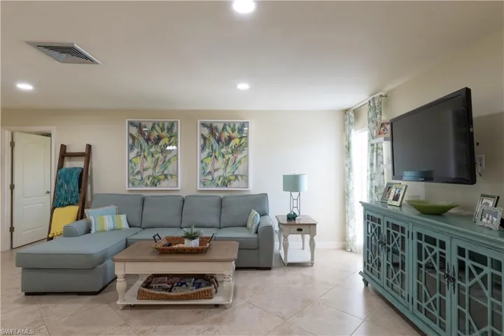 3810  Estero Bay  LN, Naples, FL 34112