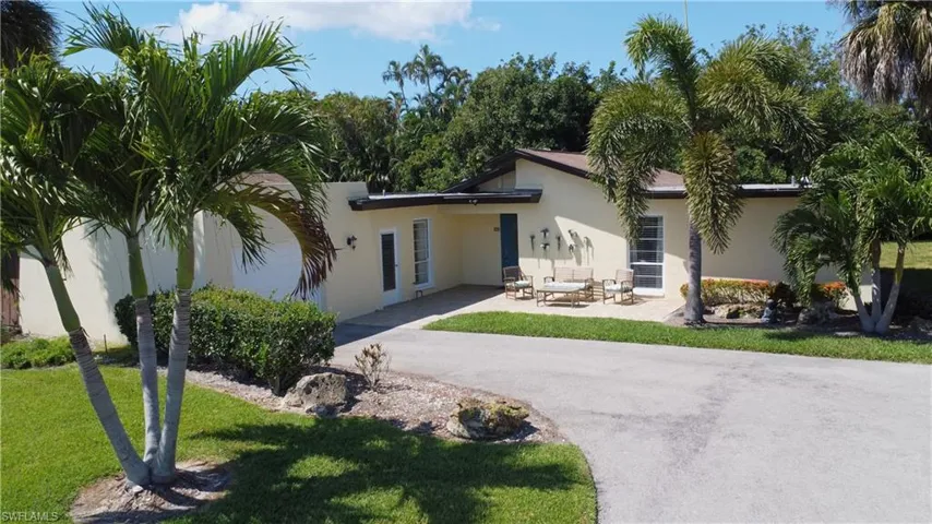 3810  Estero Bay  LN, Naples, FL 34112