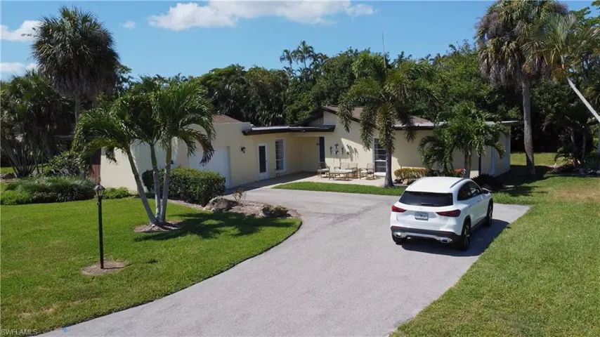 3810  Estero Bay  LN, Naples, FL 34112