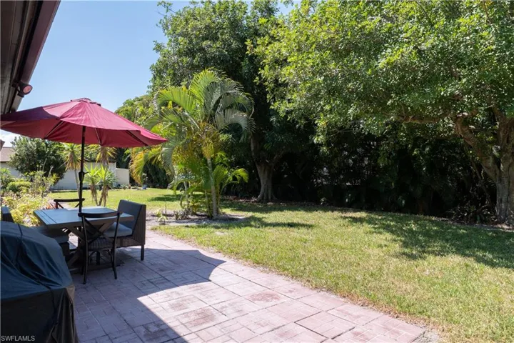 3810  Estero Bay  LN, Naples, FL 34112