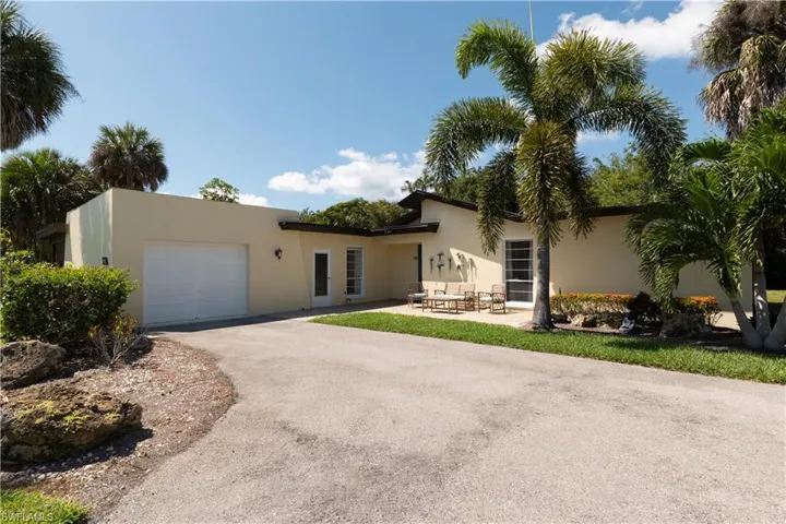 3810  Estero Bay  LN, Naples, FL 34112