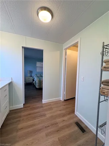 2785  Wedgewood  DR, North Fort Myers, FL 33917