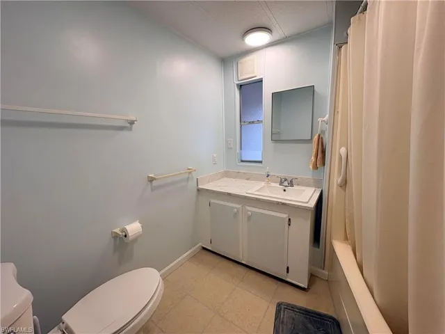 2785  Wedgewood  DR, North Fort Myers, FL 33917