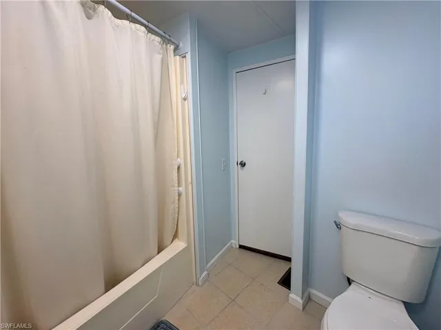 2785  Wedgewood  DR, North Fort Myers, FL 33917