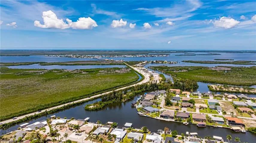 3504 Sw 6th St, Cape Coral, Florida 33991