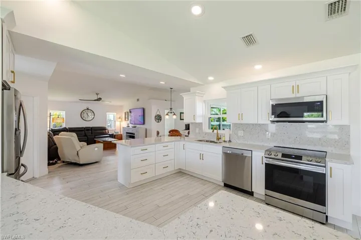 3504 Sw 6th St, Cape Coral, Florida 33991