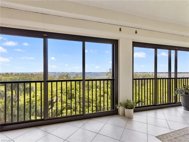 11620 Court Of Palms 202, Fort Myers, Florida 33908