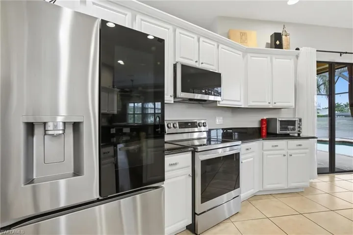 2400 Sw 39th Ter, Cape Coral, Florida 33914