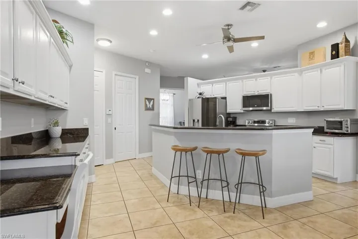 2400 Sw 39th Ter, Cape Coral, Florida 33914