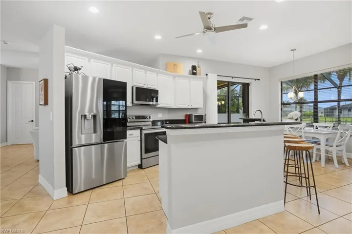 2400 Sw 39th Ter, Cape Coral, Florida 33914
