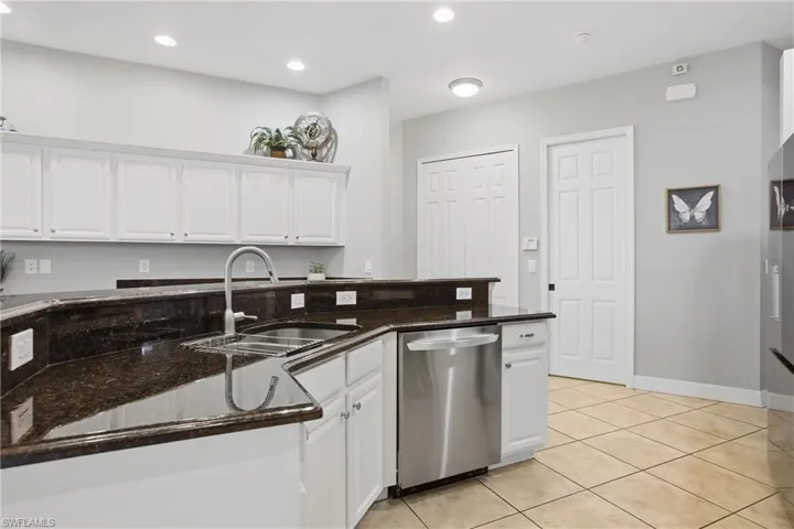 2400 Sw 39th Ter, Cape Coral, Florida 33914