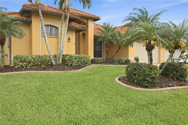 2400 Sw 39th Ter, Cape Coral, Florida 33914