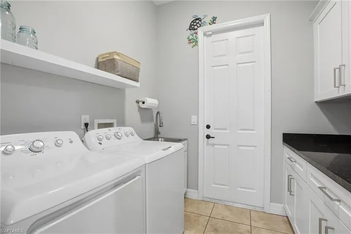 2400 Sw 39th Ter, Cape Coral, Florida 33914