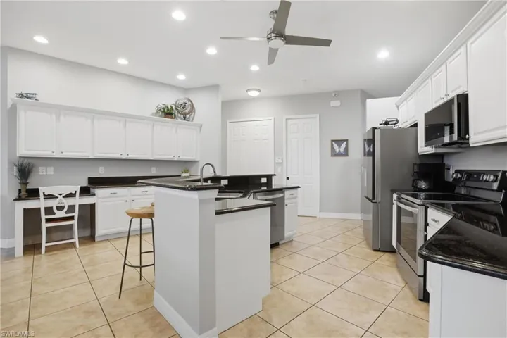 2400 Sw 39th Ter, Cape Coral, Florida 33914