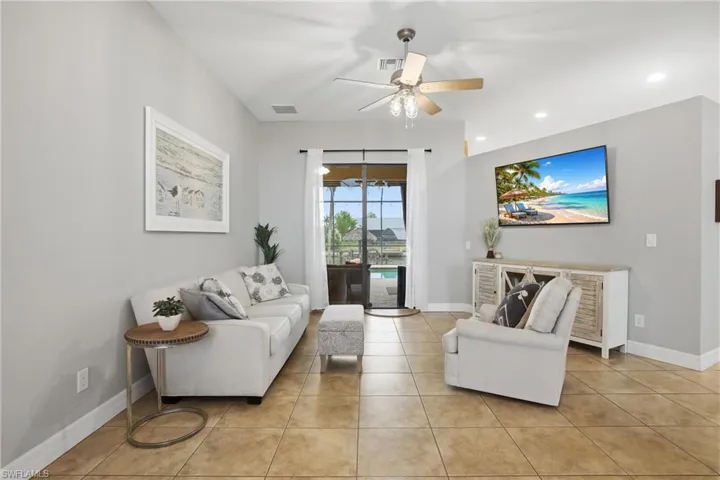 2400 Sw 39th Ter, Cape Coral, Florida 33914