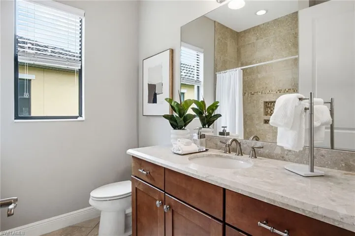 4433 Tamarind Way, Naples, Florida 34119