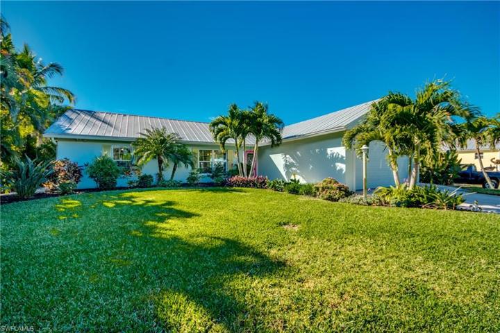 Front elevation/professional landscaping