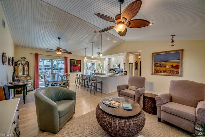 Living/kitchen