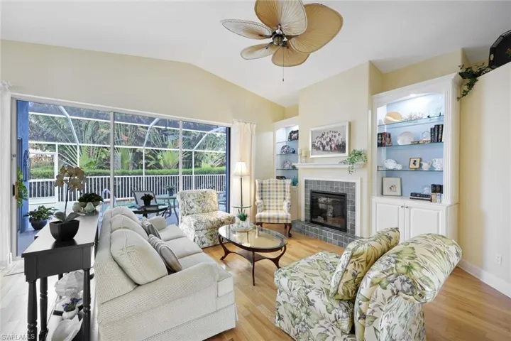 143  Tahiti  CIR, Naples, FL 34113