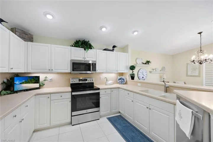 143  Tahiti  CIR, Naples, FL 34113
