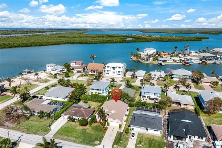 143  Tahiti  CIR, Naples, FL 34113