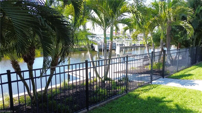 814 El Dorado Pkwy E, Cape Coral, Florida 33904