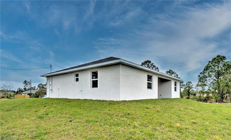 731 Manuel ST E, LEHIGH ACRES FL 33974