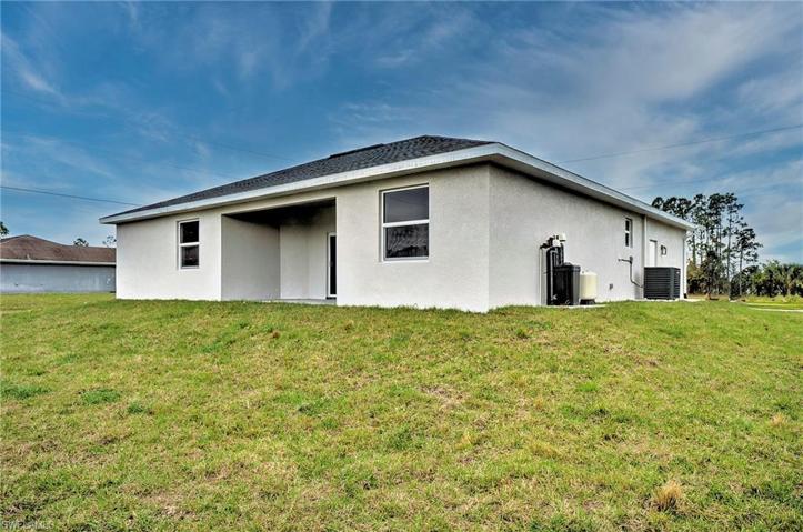 731 Manuel ST E, LEHIGH ACRES FL 33974