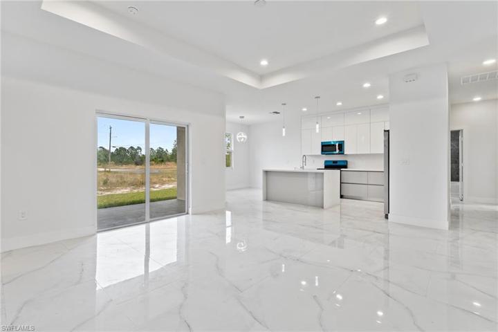 731 Manuel ST E, LEHIGH ACRES FL 33974