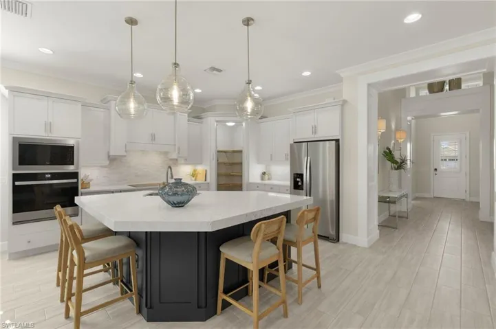 8979  Gustavia  CT, Naples, FL 34112