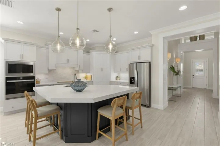 8979  Gustavia  CT, Naples, FL 34112