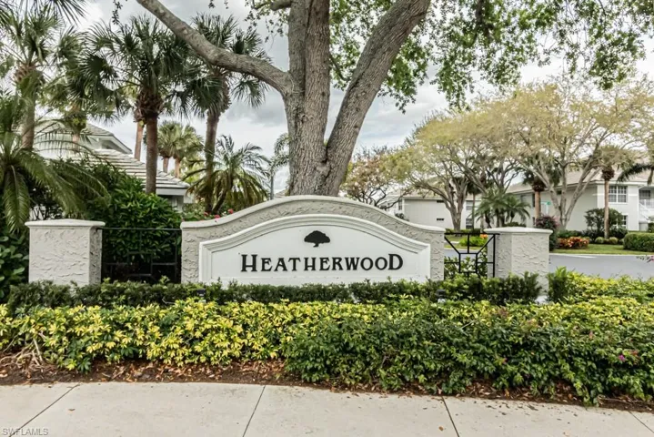 2205  Chesterbrook  CT, Naples, FL 34109