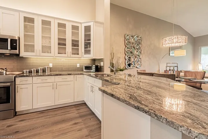 2205  Chesterbrook  CT, Naples, FL 34109