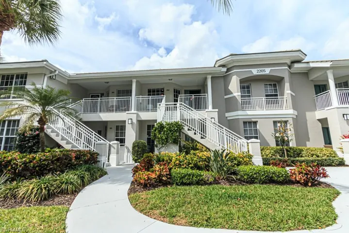 2205  Chesterbrook  CT, Naples, FL 34109