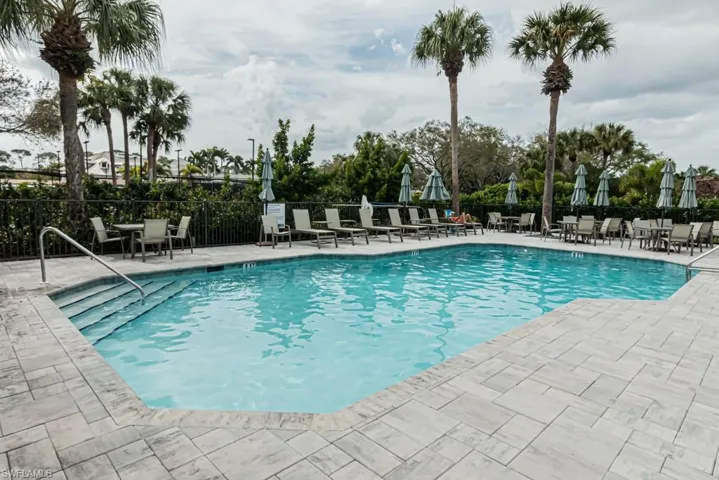 2205  Chesterbrook  CT, Naples, FL 34109
