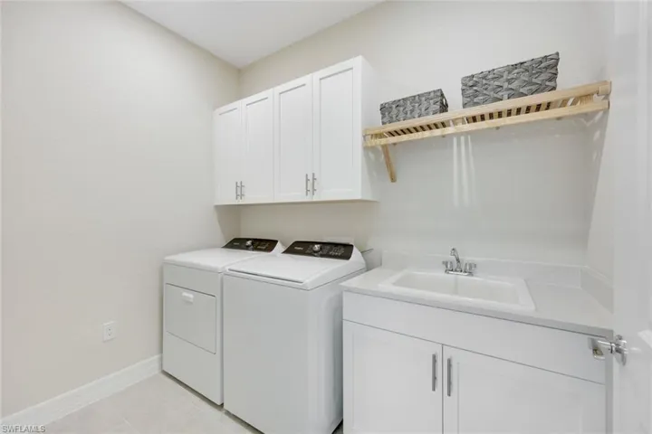 316  Indies W DR, Naples, FL 34114