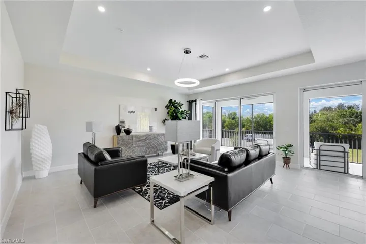 316  Indies W DR, Naples, FL 34114