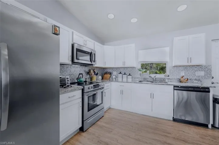 5013 Se Tradewinds Cir, Labelle, Florida 33935