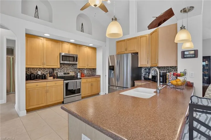 2547 Sw 5th Ave, Cape Coral, Florida 33914