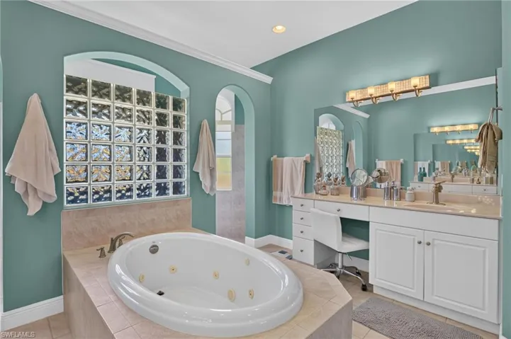 Master bath with jetted spa tub for relaxing