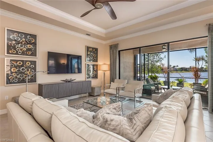 2863  Cinnamon Bay  CIR, Naples, FL 34119